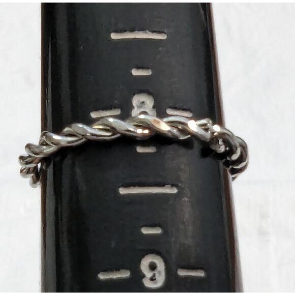 Vintage Ring Size 8 Pinky Small Twisted New Old Stock Silvertone Stacking - Picture 1 of 5